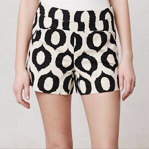 ANTHROPOLOGIE Cartonnier Irate Black and Cream Shorts in Size 2